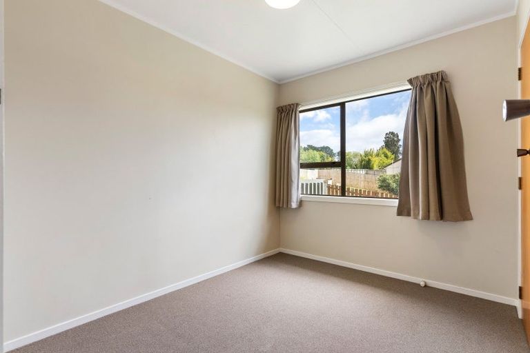 Photo of property in 18 Reinga Place, Massey, Auckland, 0614