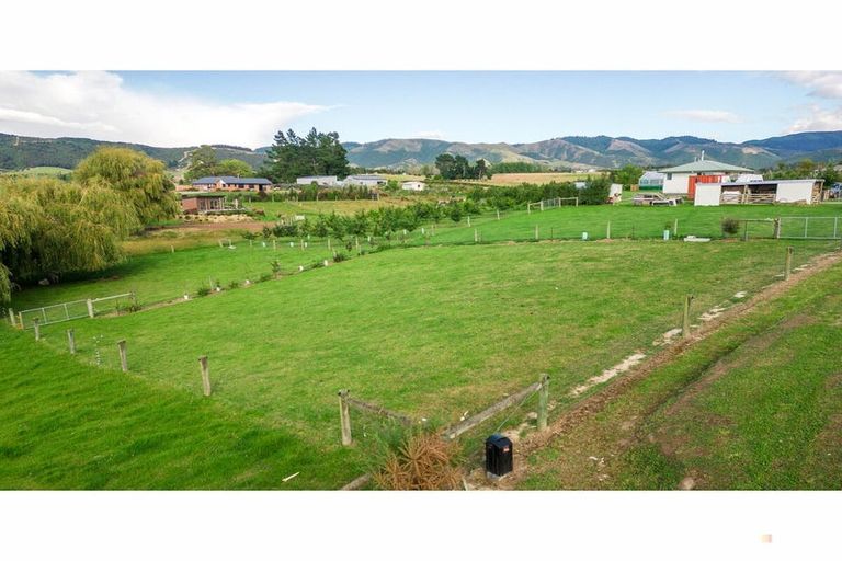 Photo of property in 17 Bakers Road, Waimate, 7978
