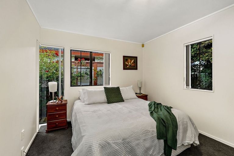 Photo of property in 2/54 Granville Drive, Massey, Auckland, 0614