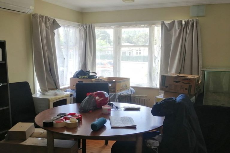 Photo of property in 2a Sutherland Avenue, Silverstream, Upper Hutt, 5019