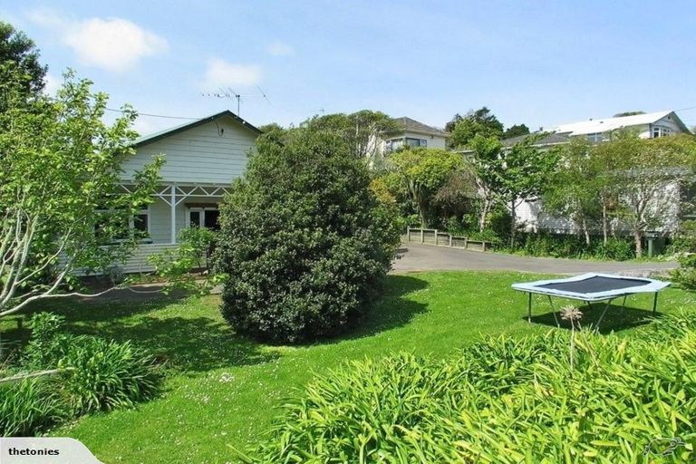 Photo of property in 74 Standen Street, Karori, Wellington, 6012