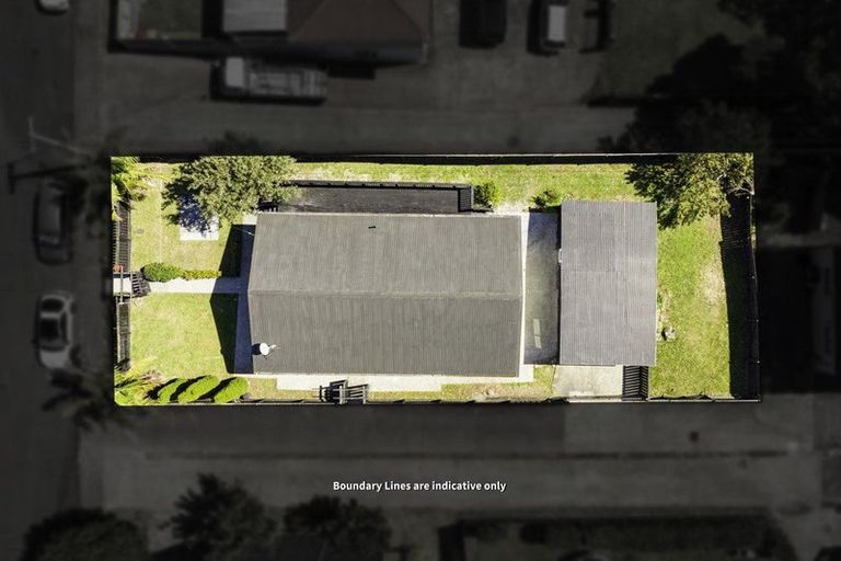 Photo of property in 19 Ribblesdale Road, Henderson, Auckland, 0612