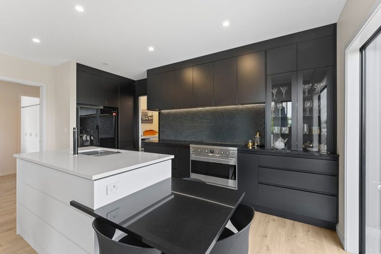 Photo of property in 5 Taranui Way, Paraparaumu Beach, Paraparaumu, 5032