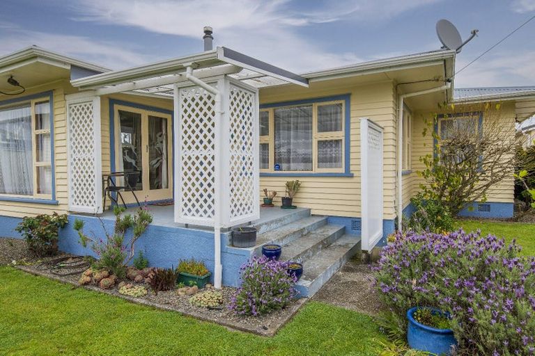 Photo of property in 145 Queen Street West, Levin, 5510