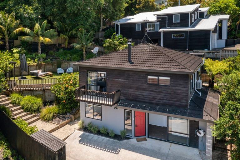 Photo of property in 2/59 Topliss Drive, Northcross, Auckland, 0632