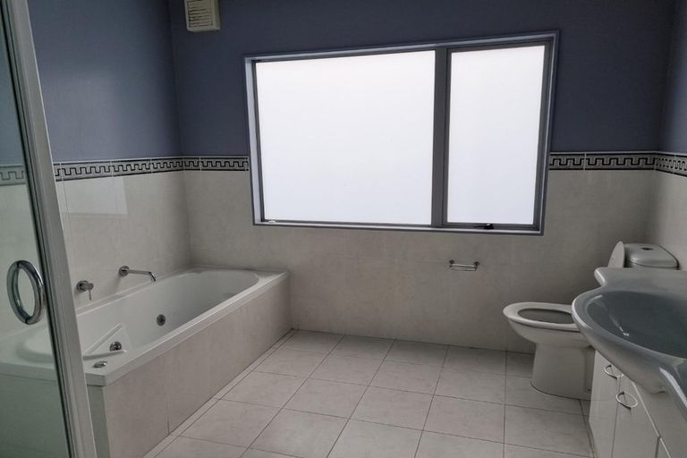 Photo of property in 6 Cromarty Place, Papakowhai, Porirua, 5024