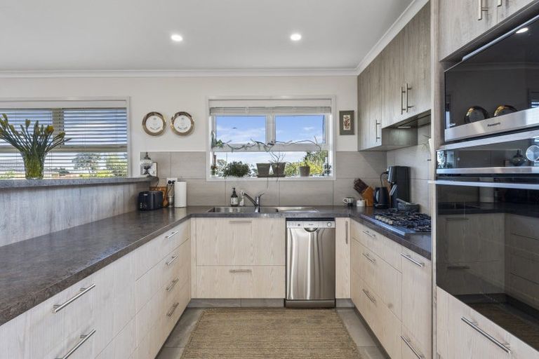 Photo of property in 98 Matai Street, Castlecliff, Whanganui, 4501