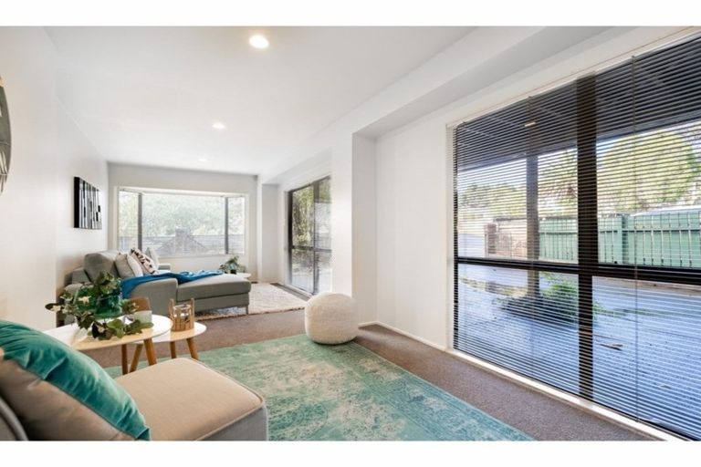 Photo of property in 27 Wirihana Road, Titirangi, Auckland, 0604