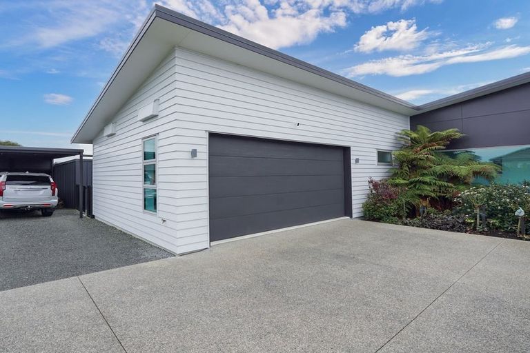 Photo of property in 11 Majestic Chance, Seaward Bush, Invercargill, 9812