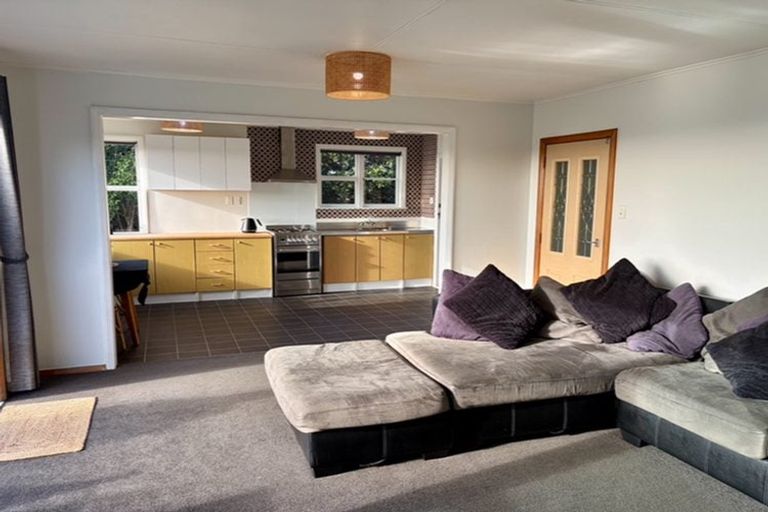 Photo of property in 44 Discovery Place, Marfell, New Plymouth, 4310