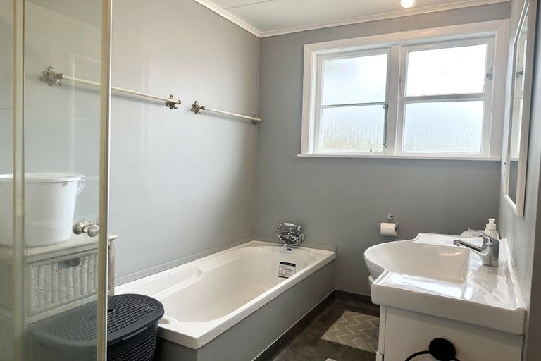 Photo of property in 18 Langford Street, Naenae, Lower Hutt, 5011