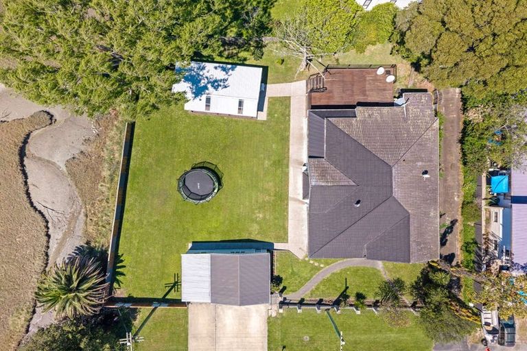 Photo of property in 2 Cobden Street, Gisborne, 4010