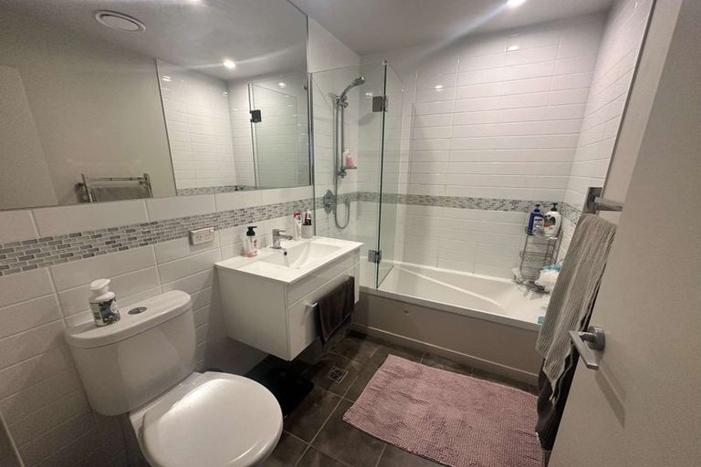 Photo of property in 18/8 Thatcher Crescent, Crofton Downs, Wellington, 6035