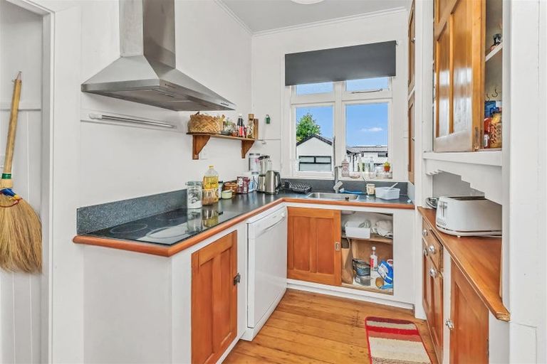 Photo of property in 48 Heywood Terrace, Richmond, Christchurch, 8013