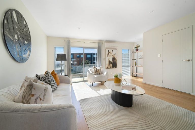 Photo of property in 81 Bordeaux Parade, Te Atatu South, Auckland, 0610