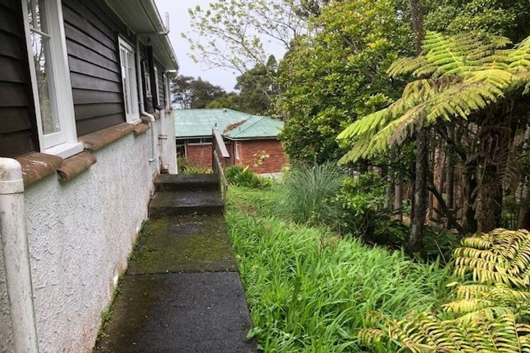 Photo of property in 212 Godley Road, Titirangi, Auckland, 0604