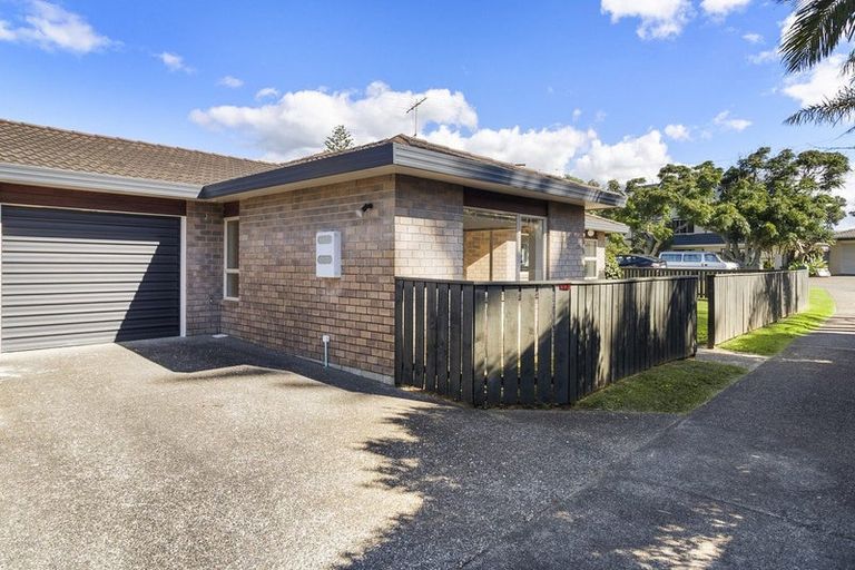 Photo of property in 1/11 Milton Road, Orewa, 0931