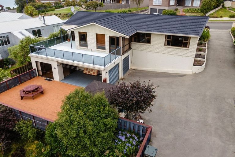 Photo of property in 12 Oakleigh Crescent, Oamaru North, Oamaru, 9400