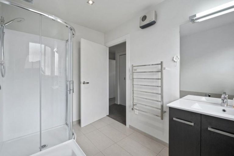 Photo of property in 16 Islington Place, Wanaka, 9305