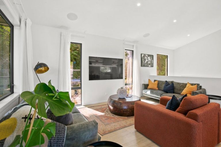 Photo of property in 6e Burns Street, Westown, New Plymouth, 4310