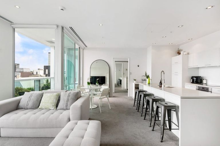 Photo of property in Sentinel Apartments, 505/3 Northcroft Street, Takapuna, Auckland, 0622