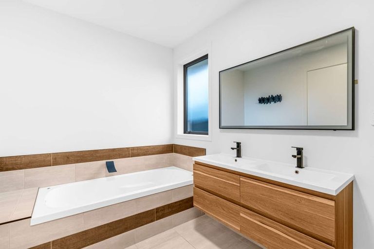 Photo of property in 100 Hoffman Court, Waikiwi, Invercargill, 9810