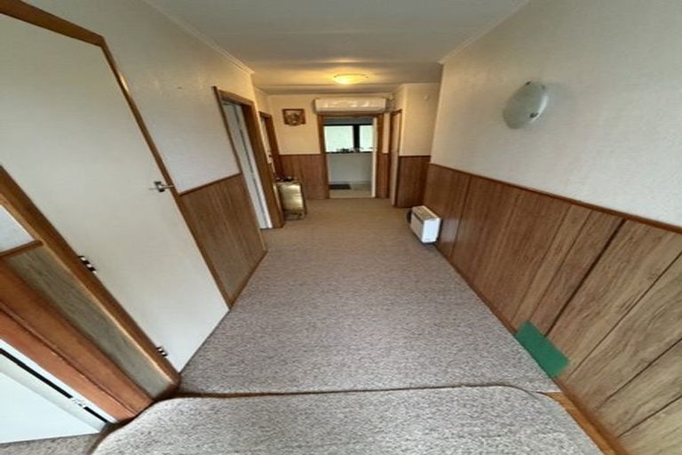 Photo of property in 81 Kenmore Street, Newlands, Wellington, 6037