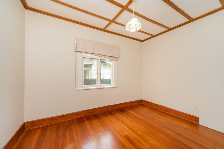 Photo of property in 42 Florence Avenue, Palmerston North, 4414