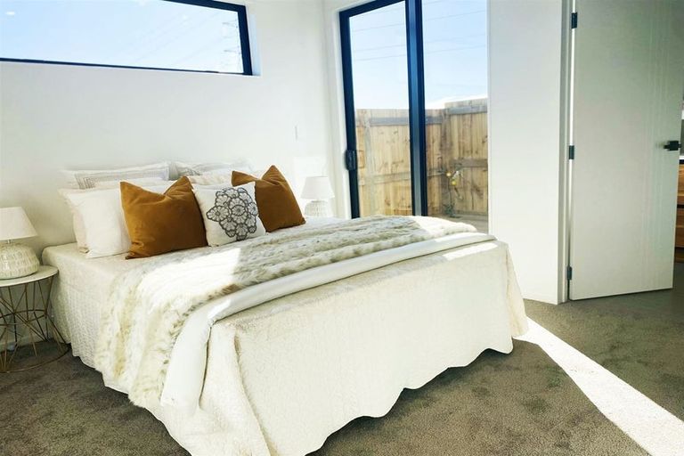 Photo of property in 54 Horokaka Street, Massey, Auckland, 0614