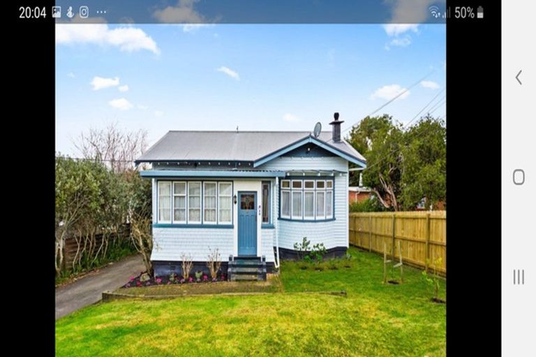 Photo of property in 20 Evans Road, Glen Eden, Auckland, 0602