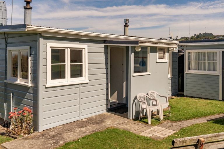 Photo of property in 1390 Taieri Mouth Road, Taieri Mouth, 9091