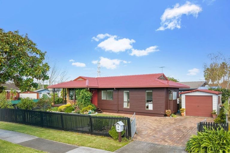 Photo of property in 1 Kenwick Place, Burswood, Auckland, 2013