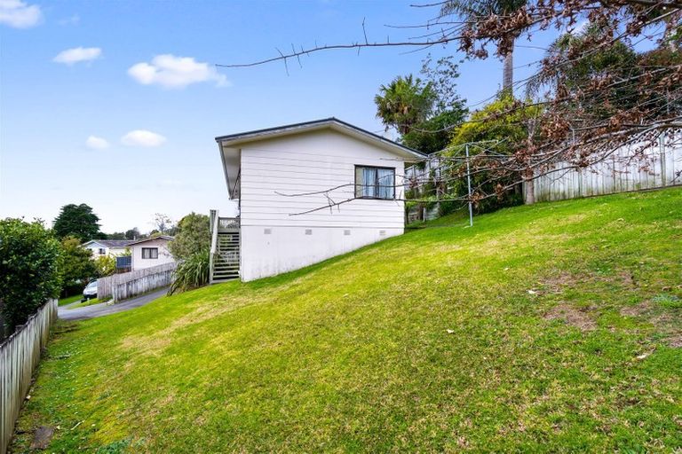 Photo of property in 8 Garton Drive, Massey, Auckland, 0614