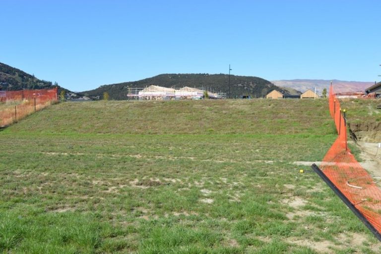 Photo of property in 39 Obelisk Street, Wanaka, 9305