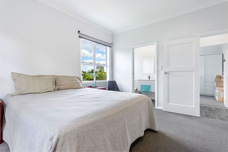Photo of property in 8b St James Avenue, Helensville, 0800