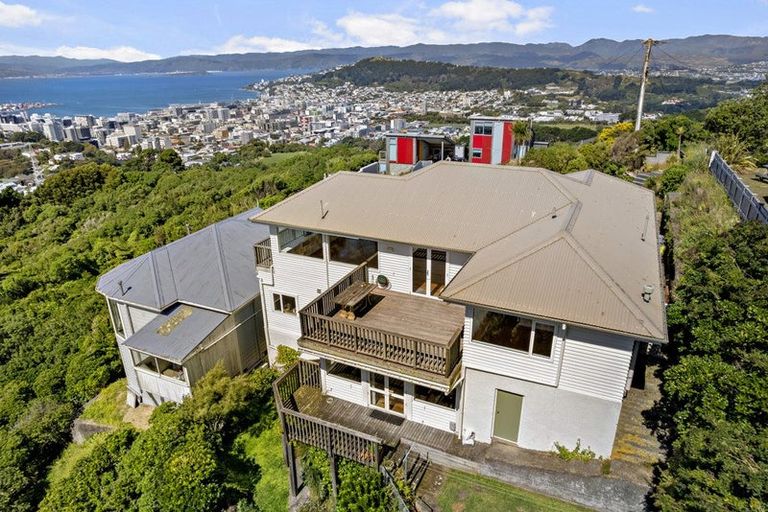 Photo of property in 4 Karepa Street, Brooklyn, Wellington, 6021