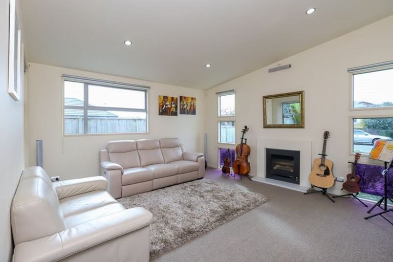 Photo of property in 106 Saint James Drive, Huntington, Hamilton, 3210