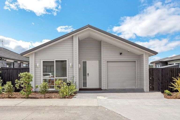 Photo of property in 66 Vinistra Road, Kumeu, 0810