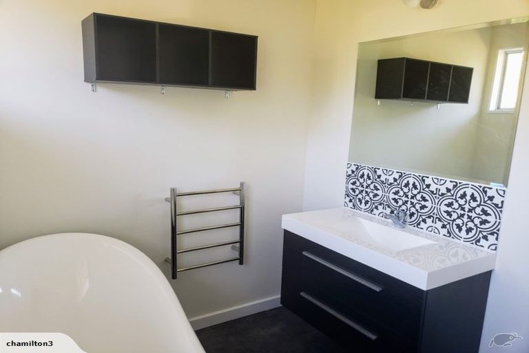 Photo of property in 17 Kowhai Street, Tawa, Wellington, 5028