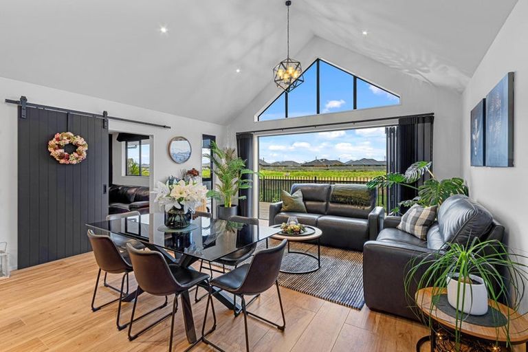 Photo of property in 38 Stationmasters Way, Prebbleton, 7604