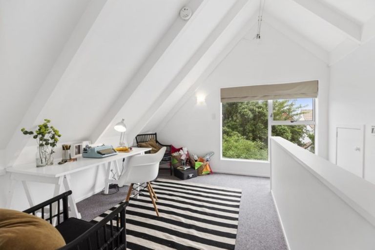 Photo of property in 13 Mallard Grove, Churton Park, Wellington, 6037