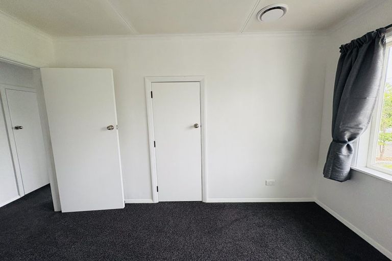 Photo of property in 17 Buick Crescent, Awapuni, Palmerston North, 4412