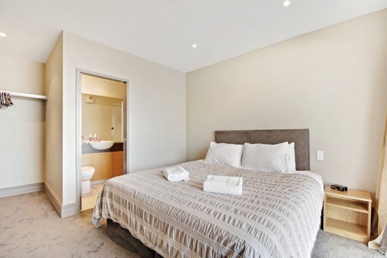 Photo of property in 7 Earnslaw Terrace, Queenstown, 9300