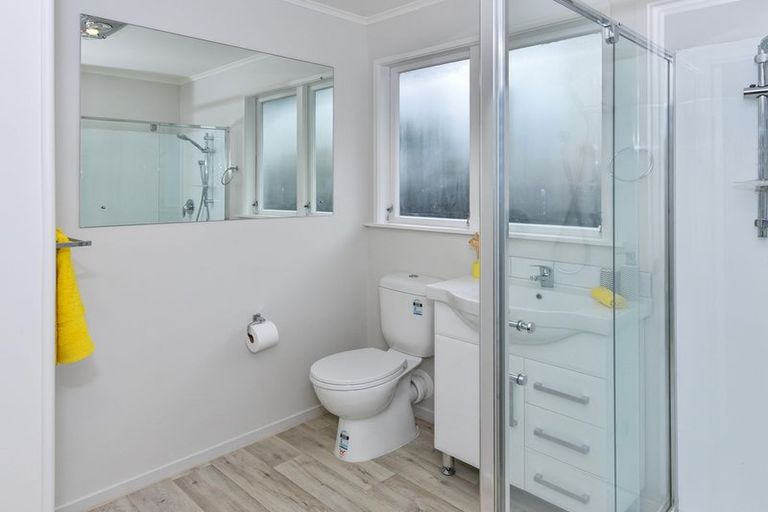 Photo of property in 3 Carbery Place, Manurewa, Auckland, 2102