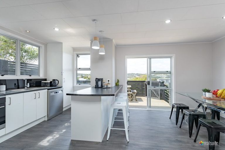 Photo of property in 114 Te Pene Avenue, Titahi Bay, Porirua, 5022