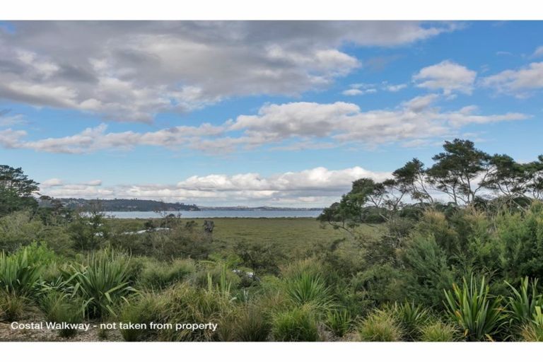 Photo of property in 24 Rangihina Road, Hobsonville, Auckland, 0616