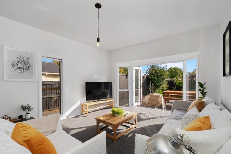 Photo of property in 64 Jeffreys Road, Fendalton, Christchurch, 8052