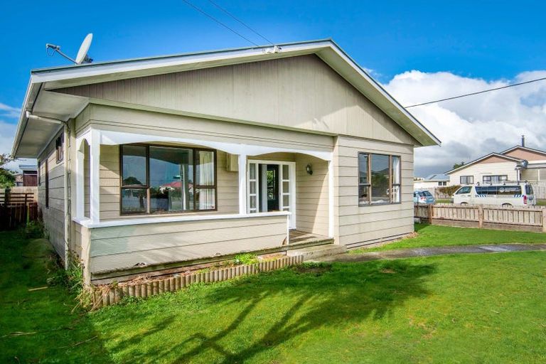 Photo of property in 91 Derby Street, Westport, 7825