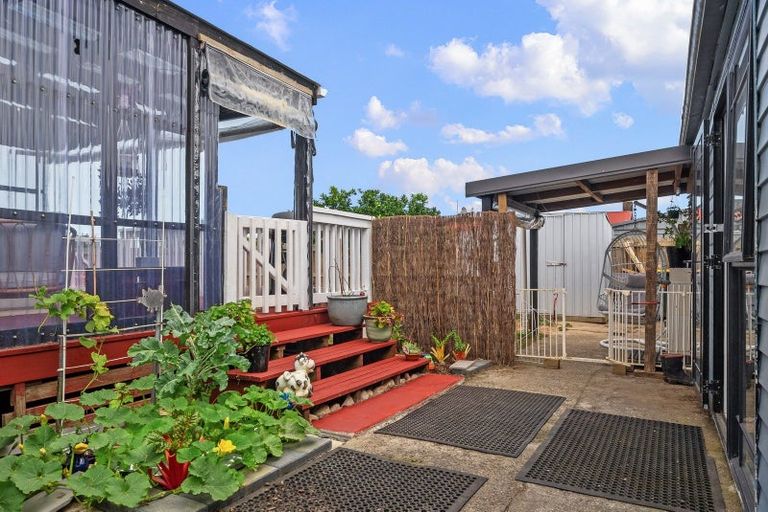 Photo of property in 30 Strathmore Avenue, Levin, 5510
