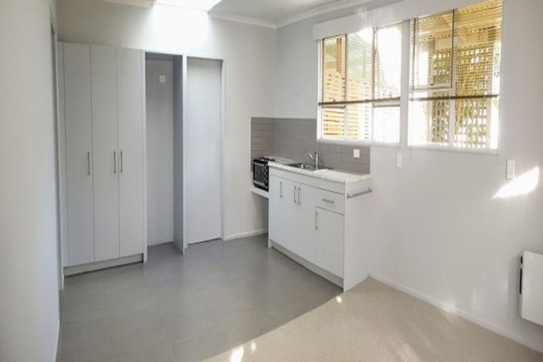 Photo of property in 107 Ryder Crescent, Levin, 5510